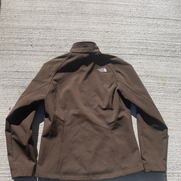 woman’s north face jacket - Picture 3 of 5